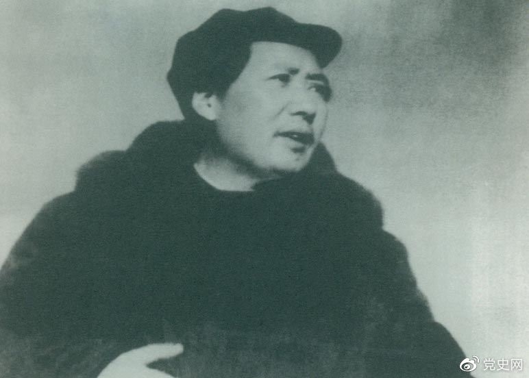 　　1949年3月23日，毛澤東率領(lǐng)中共中央機(jī)關(guān)離開西柏坡前往北平。出發(fā)時(shí)，他對(duì)周恩來(lái)說(shuō)，今天是進(jìn)京的日子，進(jìn)京趕考去。我們決不當(dāng)李自成，我們都希望考個(gè)好成績(jī)。